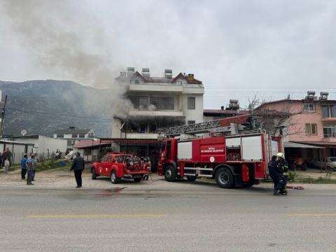 İtfaiye Gelene Kadar Beton Pompası Devreye Girdi:Muğla'da Yangına İlginç Müdahale 1